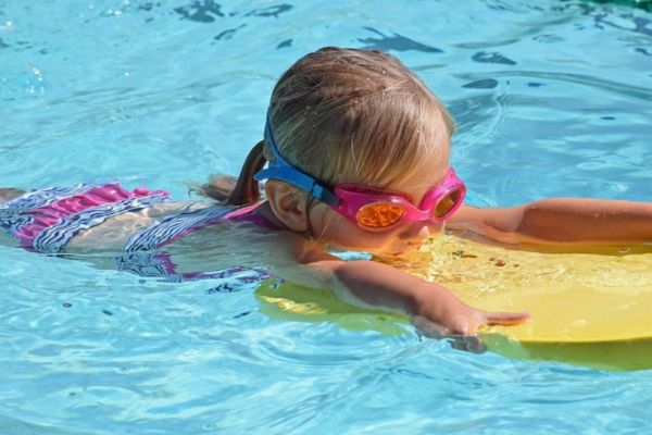 Les cours de natation proposés dans la région